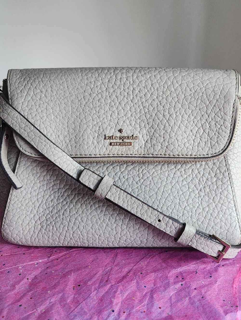 Kate Spade New York Carter Street Berrin Crossbody Bag, EUC - Picture 3 of 11